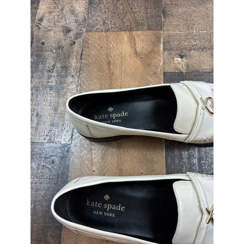 Kate Spade Kait Metal Spade Loafer Womens 8B Parchment White Patent Leather Good